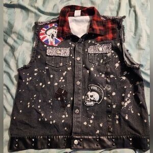 Spirit Halloween Punk Rockstar Vest Studded Skull Graphic Emo Men's Size S/M‎